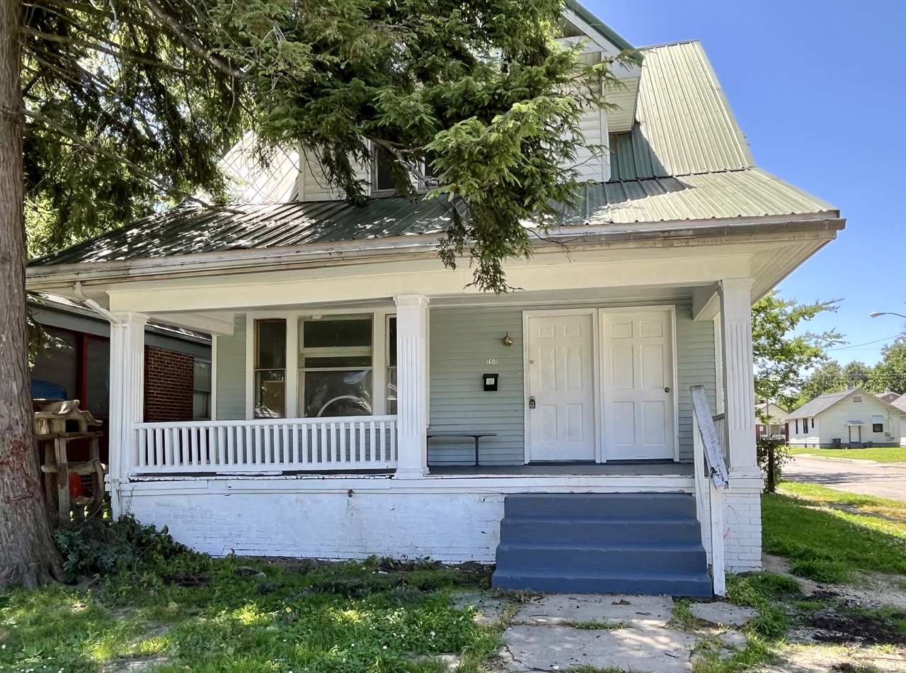 1601 South Linwood Avenue